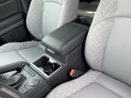 Toyota Tacoma 2WD SR5 Double Cab 5' Bed AT (Natl) 2026