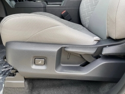 Toyota Tacoma 2WD SR5 Double Cab 5' Bed AT (Natl) 2026
