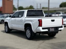 Toyota Tacoma 2WD SR5 Double Cab 5' Bed AT (Natl) 2026