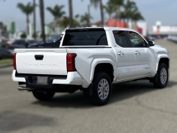 Toyota Tacoma 2WD SR5 Double Cab 5' Bed AT (Natl) 2026