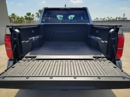 Toyota Tacoma 2WD SR5 Double Cab 6' Bed AT (Natl) 2026