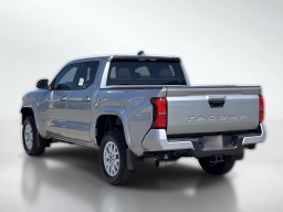 Toyota Tacoma 2WD SR5 Double Cab 5' Bed AT (Natl) 2026