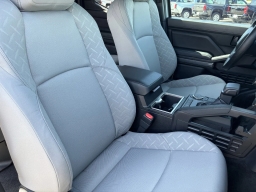 Toyota Tacoma 2WD SR5 Double Cab 5' Bed AT (Natl) 2026
