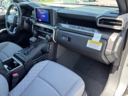Toyota Tacoma 2WD SR5 Double Cab 5' Bed AT (Natl) 2026