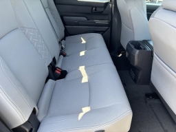 Toyota Tacoma 2WD SR5 Double Cab 5' Bed AT (Natl) 2026