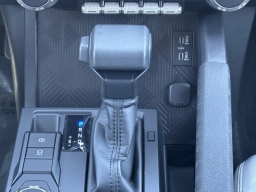 Toyota Tacoma 2WD SR5 Double Cab 5' Bed AT (Natl) 2026