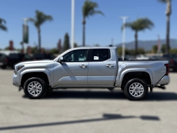Toyota Tacoma 2WD SR5 Double Cab 5' Bed AT (Natl) 2026