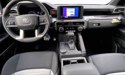 Toyota Tacoma 2WD TRD Sport Double Cab 5' Bed AT (Natl) 2026