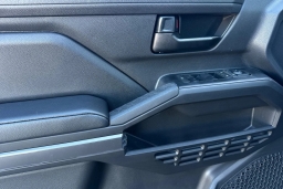 Toyota Tacoma 2WD SR5 Double Cab 5' Bed AT (Natl) 2026