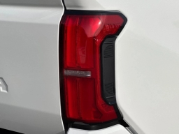 Toyota Tacoma 2WD SR5 Double Cab 5' Bed AT (Natl) 2026