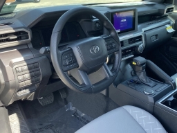 Toyota Tacoma 2WD SR5 Double Cab 6' Bed AT (Natl) 2026