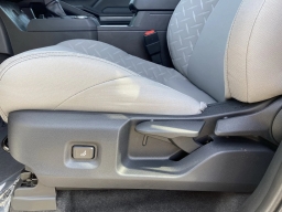 Toyota Tacoma 2WD SR5 Double Cab 6' Bed AT (Natl) 2026