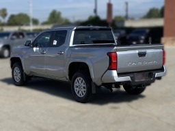 Toyota Tacoma 2WD SR5 Double Cab 6' Bed AT (Natl) 2026