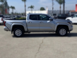 Toyota Tacoma 2WD SR5 Double Cab 6' Bed AT (Natl) 2026