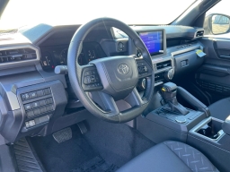 Toyota Tacoma 2WD SR5 Double Cab 6' Bed AT (Natl) 2026