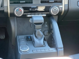 Toyota Tacoma 2WD SR5 Double Cab 6' Bed AT (Natl) 2026