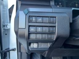 Toyota Tacoma 2WD SR5 Double Cab 6' Bed AT (Natl) 2026