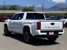 Toyota Tacoma 2WD TRD Sport Double Cab 5' Bed AT (Natl) 2026