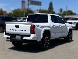 Toyota Tacoma 2WD TRD Sport Double Cab 5' Bed AT (Natl) 2026