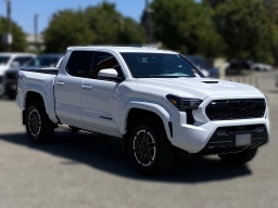 Toyota Tacoma 2WD TRD Sport Double Cab 5' Bed AT (Natl) 2026