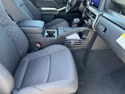 Toyota Tacoma 2WD SR5 Double Cab 5' Bed AT (Natl) 2026