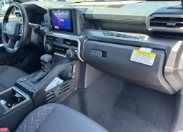 Toyota Tacoma 2WD SR5 Double Cab 5' Bed AT (Natl) 2026