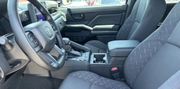 Toyota Tacoma 2WD SR5 Double Cab 5' Bed AT (Natl) 2026
