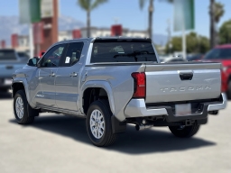 Toyota Tacoma 2WD SR5 Double Cab 5' Bed AT (Natl) 2026