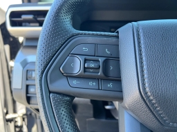 Toyota Tacoma 2WD SR5 Double Cab 6' Bed AT (Natl) 2026