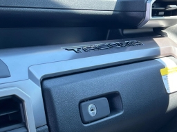 Toyota Tacoma 2WD SR5 Double Cab 6' Bed AT (Natl) 2026