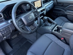 Toyota Tacoma 2WD SR5 Double Cab 5' Bed AT (SE) 2026