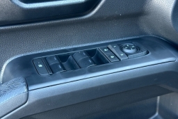 Toyota Tacoma 2WD SR5 Double Cab 5' Bed AT (SE) 2026