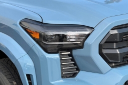 Toyota Tacoma 2WD SR5 Double Cab 5' Bed AT (SE) 2026