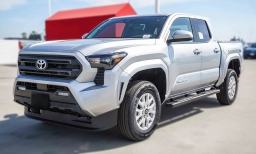 Toyota Tacoma 2WD SR5 Double Cab 5' Bed AT (GS) 2026