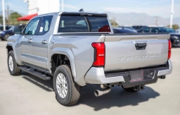 Toyota Tacoma 2WD SR5 Double Cab 5' Bed AT (GS) 2026