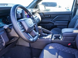 Toyota Tacoma 2WD SR5 Double Cab 5' Bed AT (GS) 2026
