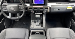 Toyota Tacoma 2WD SR5 Double Cab 6' Bed AT (Natl) 2026