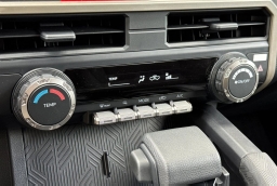 Toyota Tacoma 2WD SR5 Double Cab 6' Bed AT (Natl) 2026