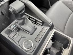 Toyota Tacoma 2WD SR5 Double Cab 6' Bed AT (Natl) 2026