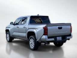 Toyota Tacoma 2WD SR5 Double Cab 5' Bed AT (Natl) 2026