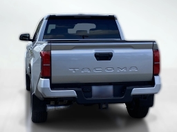 Toyota Tacoma 2WD SR5 Double Cab 5' Bed AT (Natl) 2026
