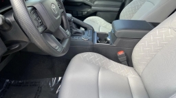 Toyota Tacoma 2WD SR5 Double Cab 5' Bed AT (Natl) 2026