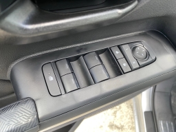 Toyota Tacoma 2WD SR5 Double Cab 5' Bed AT (Natl) 2026