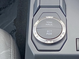 Toyota Tacoma 2WD SR5 Double Cab 5' Bed AT (Natl) 2026