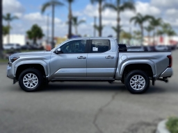 Toyota Tacoma 2WD SR5 Double Cab 5' Bed AT (Natl) 2026