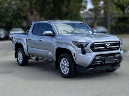 Toyota Tacoma 2WD SR5 Double Cab 5' Bed AT (Natl) 2026