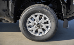 Toyota Tacoma 2WD SR5 Double Cab 5' Bed AT (Natl) 2026