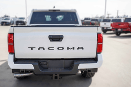 Toyota Tacoma 2WD TRD Sport Double Cab 5' Bed AT (Natl) 2026