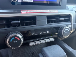 Toyota Tacoma 2WD SR5 Double Cab 6' Bed AT (Natl) 2026