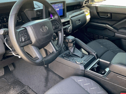 Toyota Tacoma 2WD SR5 Double Cab 6' Bed AT (Natl) 2025